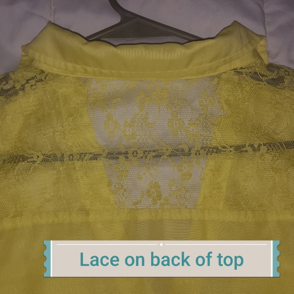 CANDIES - Yellow Button down top - Picture 3 of 3